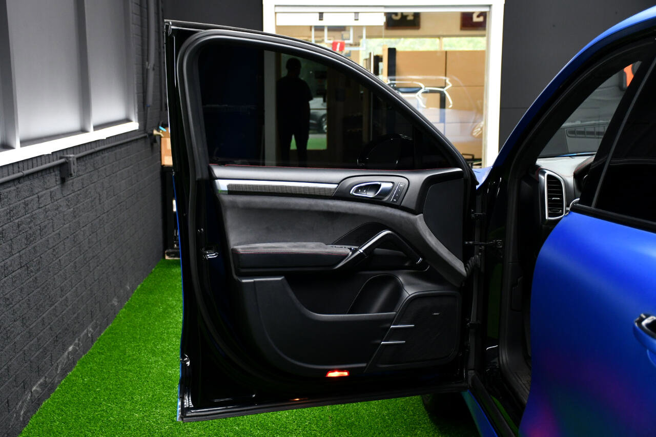 Used 2017 Porsche Cayenne GTS image 17