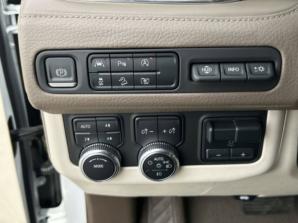 Used 2023 GMC Yukon XL Denali w/ Max Trailering Package AWD/4WD image 18