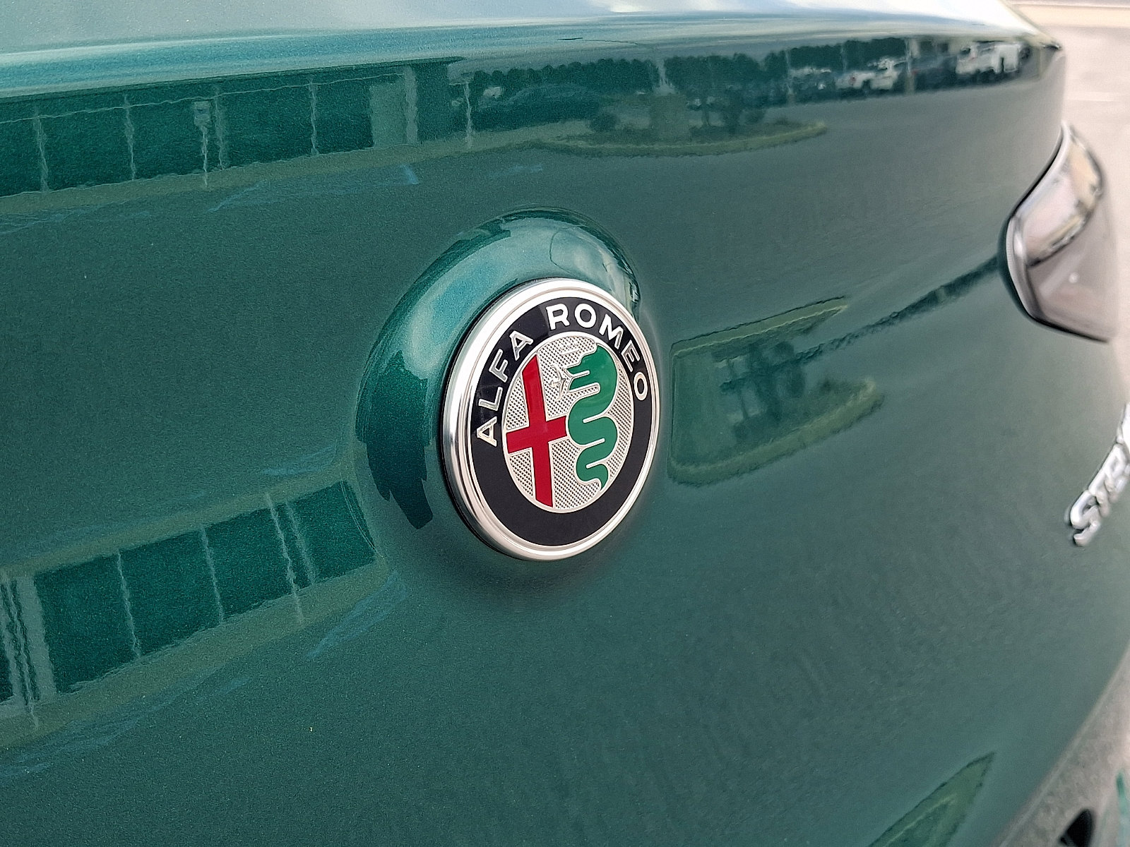 New 2025 Alfa Romeo Stelvio Sprint image 12