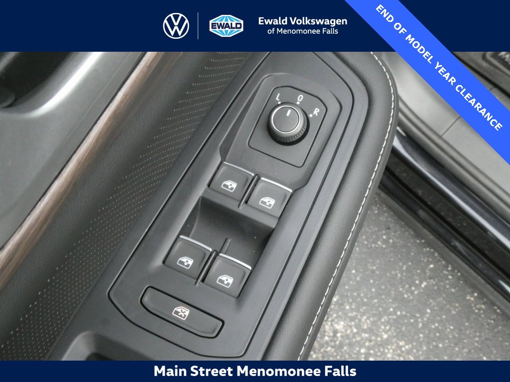 Certified 2025 Volkswagen Atlas SEL image 36