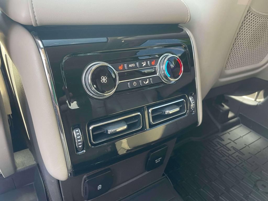 Used 2022 Lincoln Aviator AWD w/ Premium Package image 12