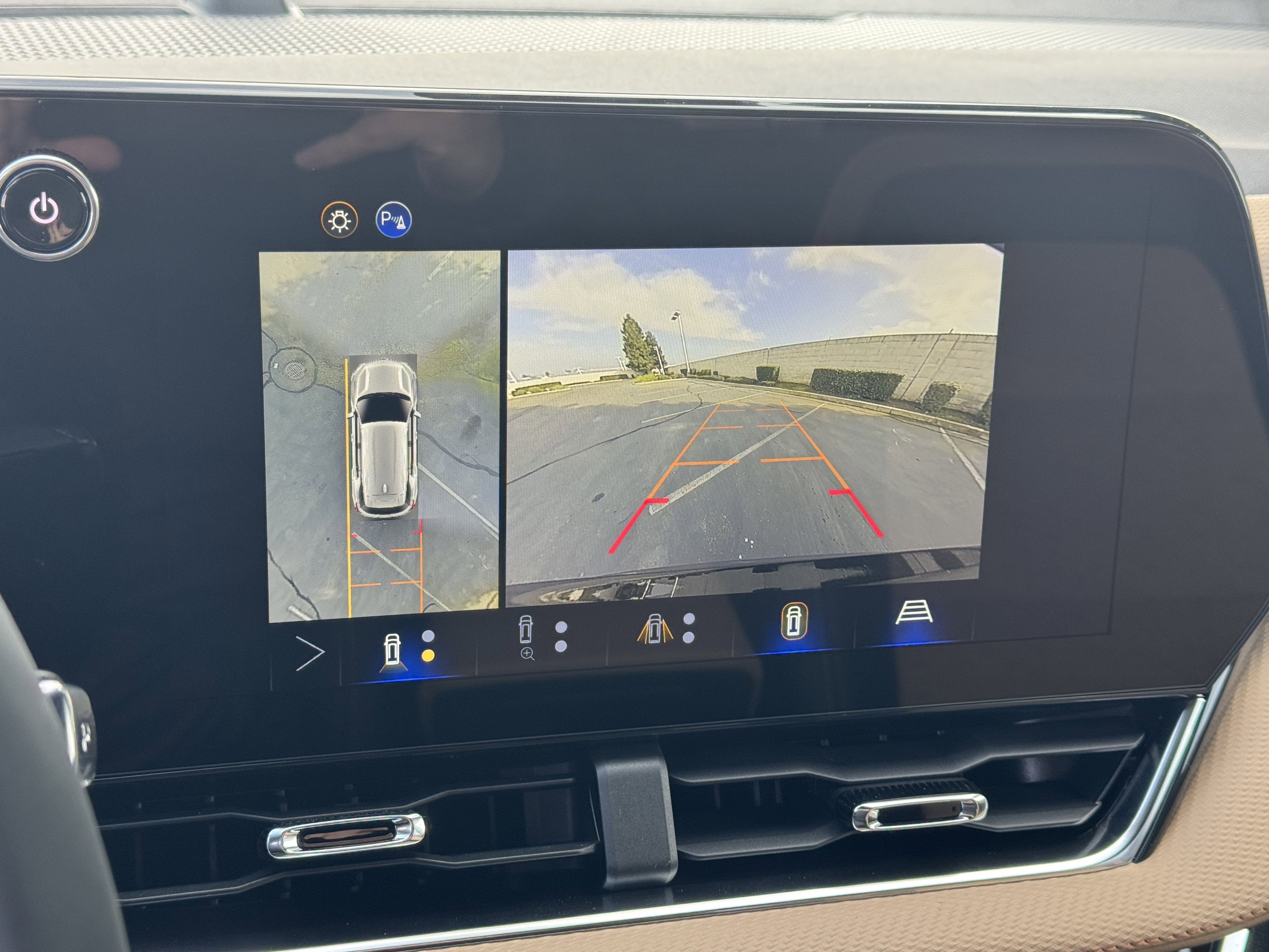 New 2026 Chevrolet Equinox ACTIV w/ Safety and Technology Package image 28