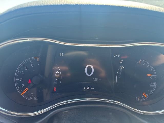 Used 2020 Jeep Grand Cherokee Overland AWD/4WD image 9