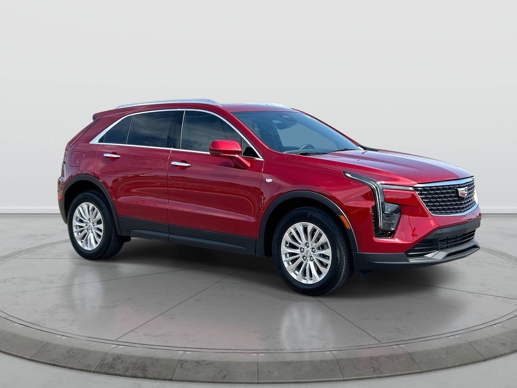 Used 2024 Cadillac XT4 Luxury w/ Cold Weather Package FWD image 2