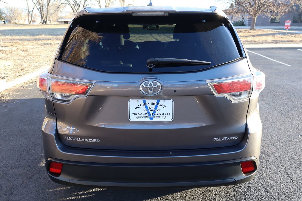 Used 2014 Toyota Highlander XLE image 6