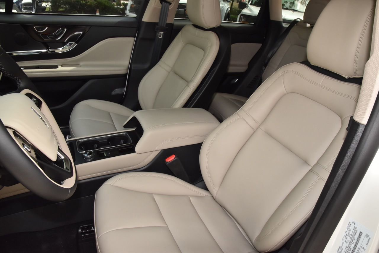 New 2026 Lincoln Corsair Premiere image 32