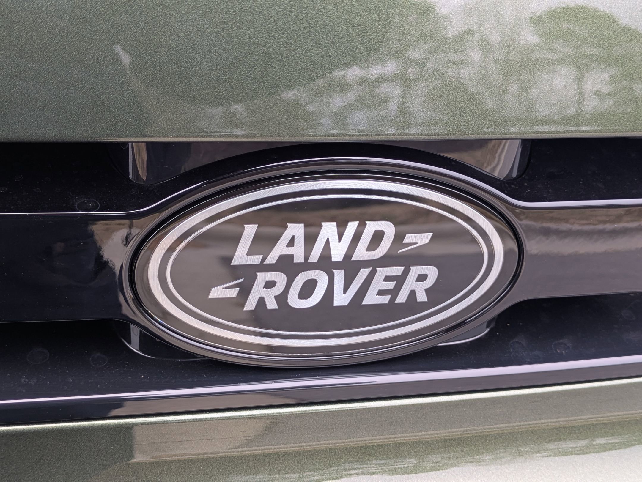 New 2026 Land Rover Defender 110 X-Dynamic SE image 33