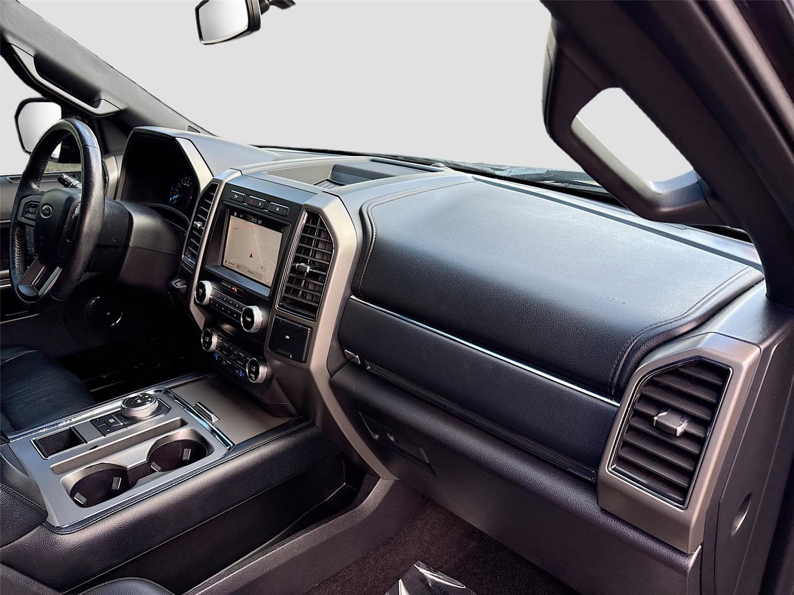 Used 2019 Ford Expedition XLT w/ Equipment Group 202A RWD image 31