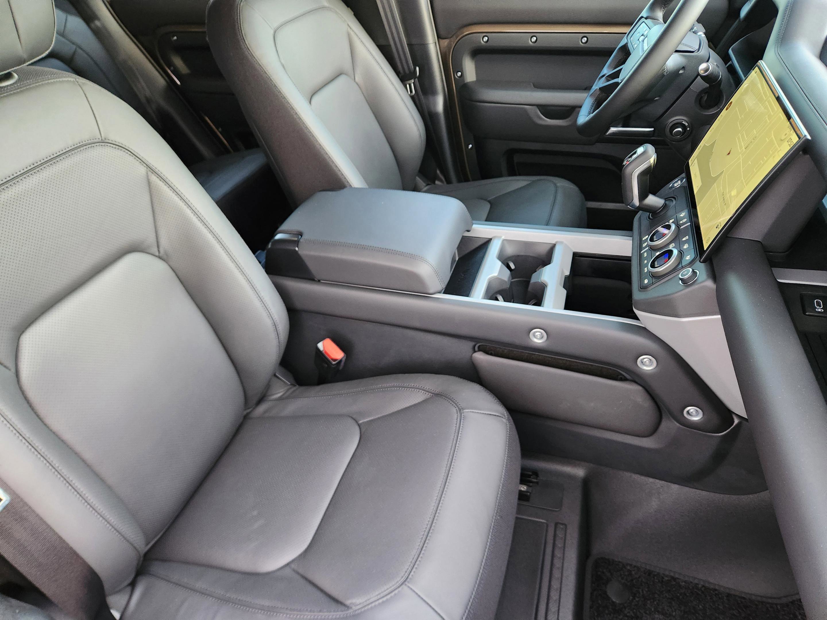 New 2026 Land Rover Defender 110 X AWD/4WD image 10