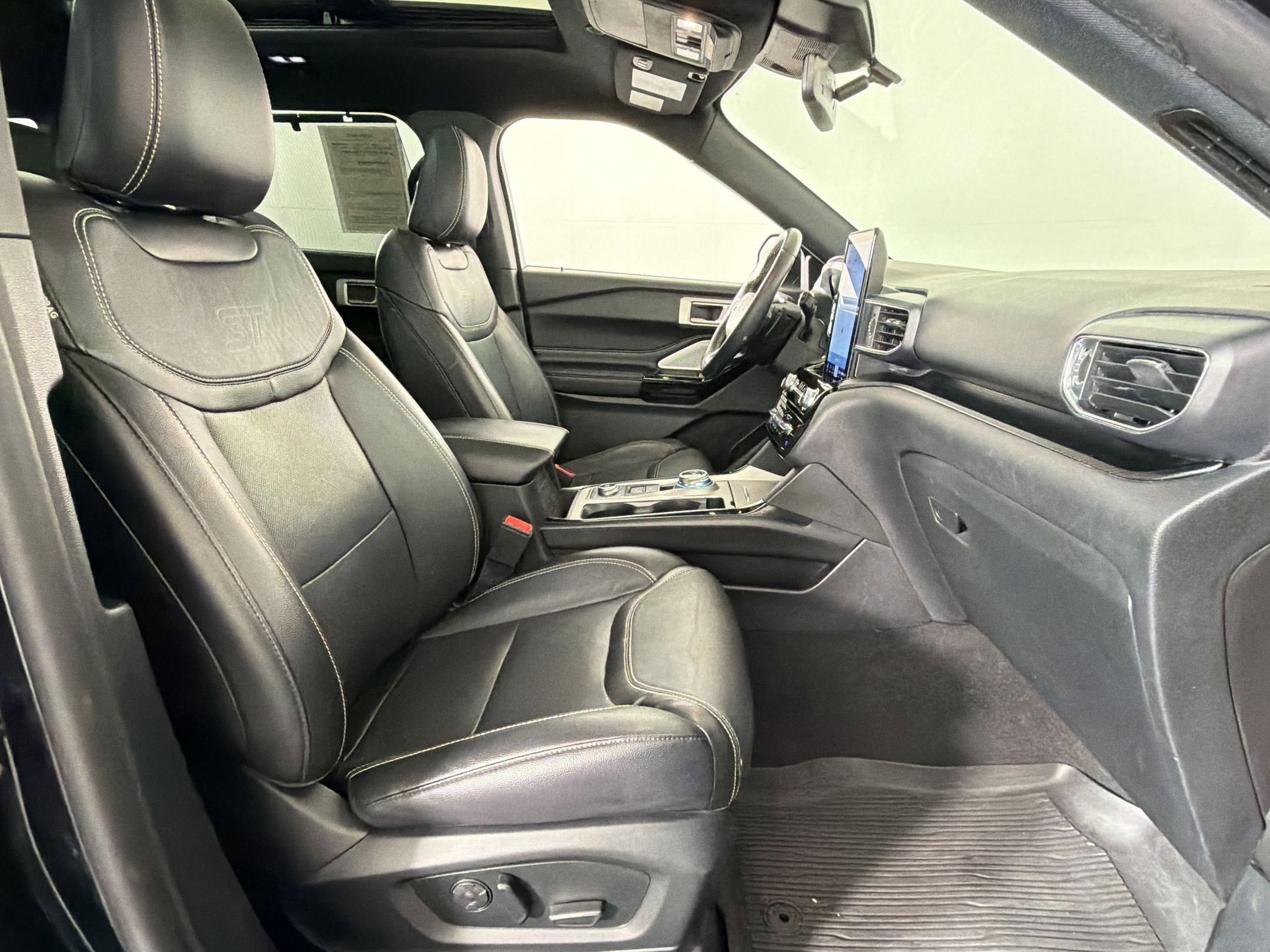 Used 2022 Ford Explorer ST w/ Equipment Group 401A AWD/4WD image 30