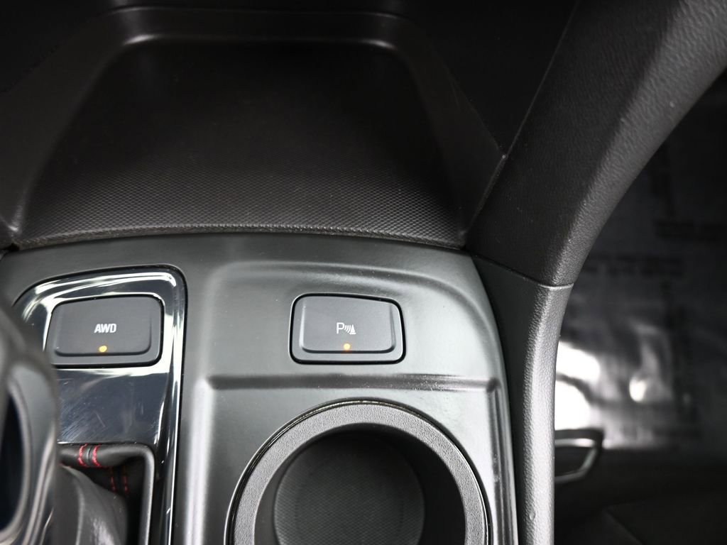 Used 2022 Chevrolet Equinox RS w/ Infotainment Package image 32