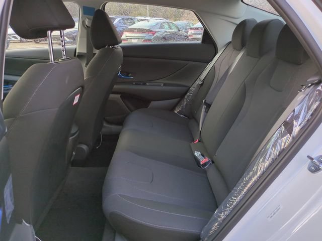 New 2026 Hyundai Elantra SE FWD image 13