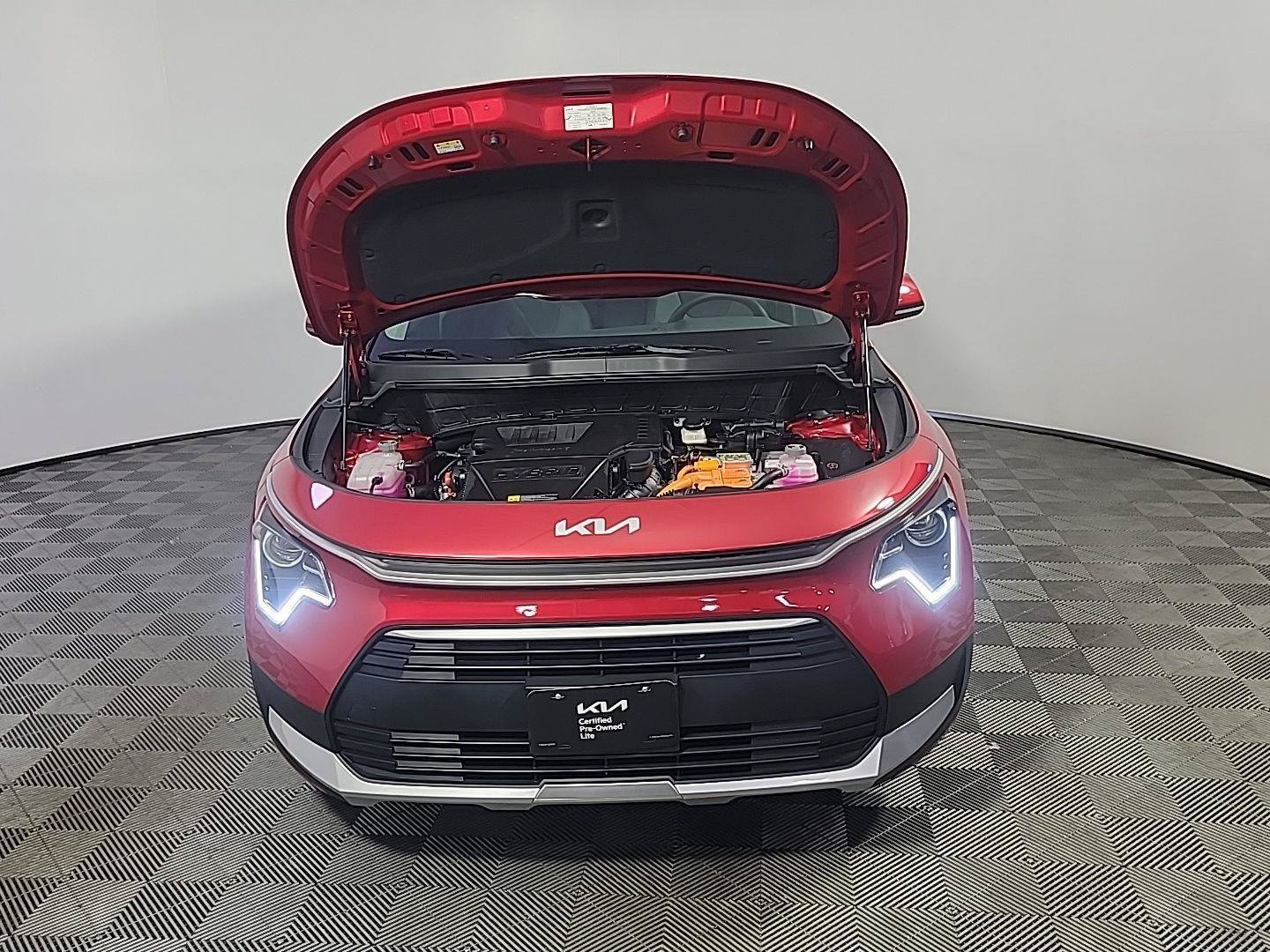 Used 2025 Kia Niro LX FWD image 14