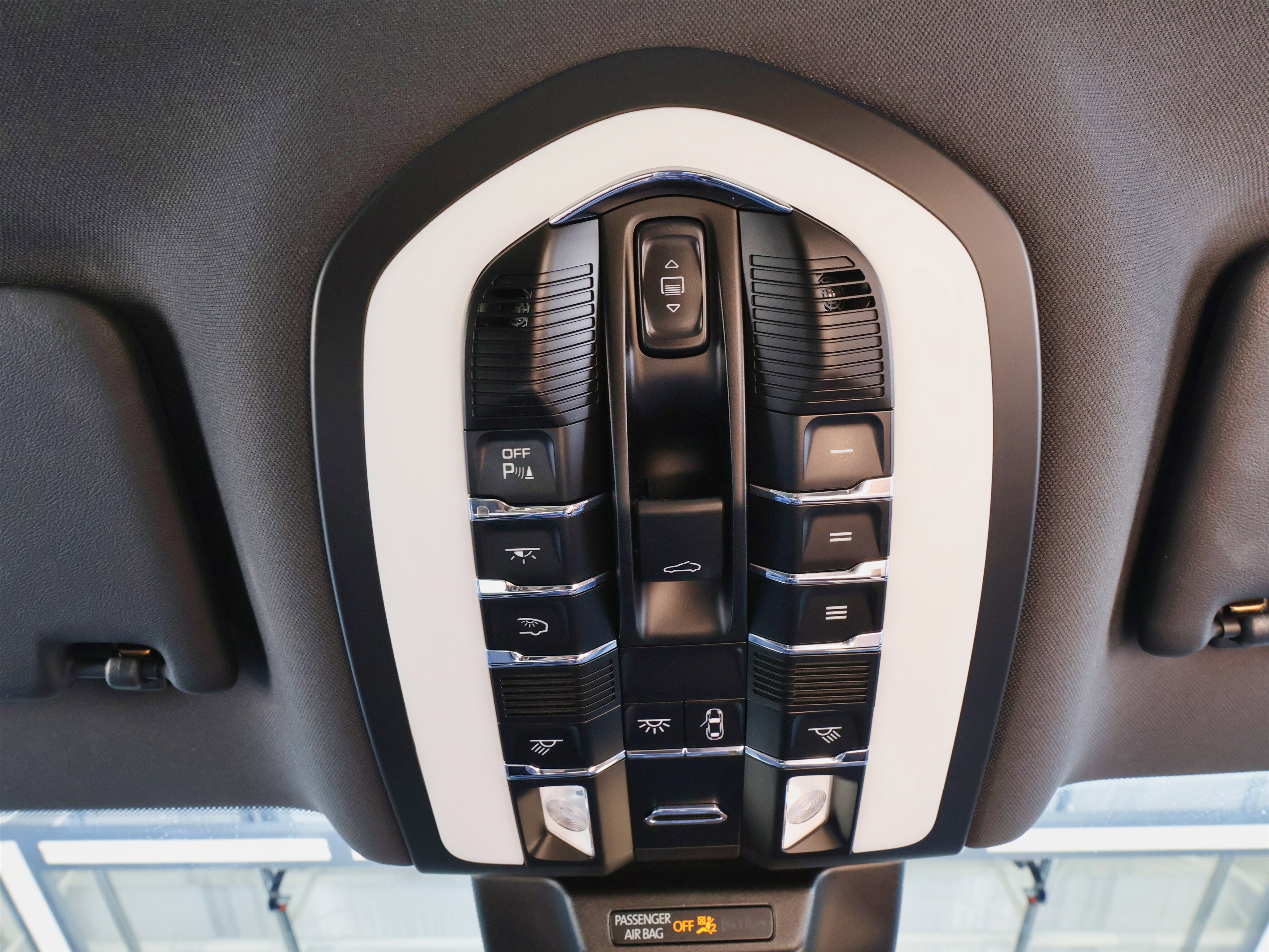 Used 2021 Porsche Macan S image 44