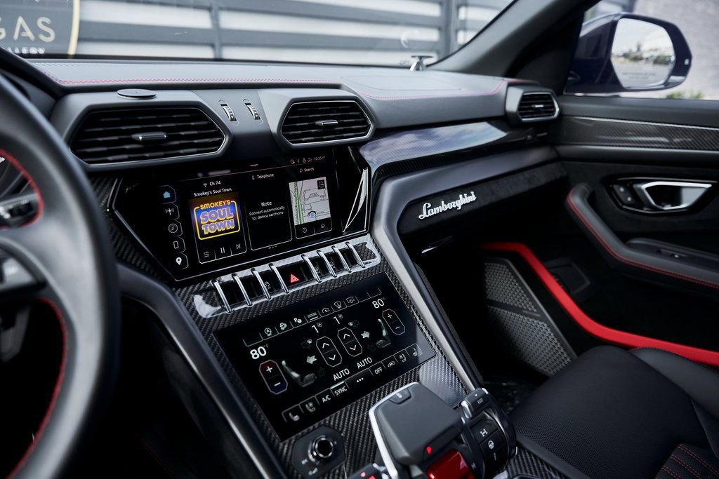 Used 2024 Lamborghini Urus Performante AWD/4WD image 74