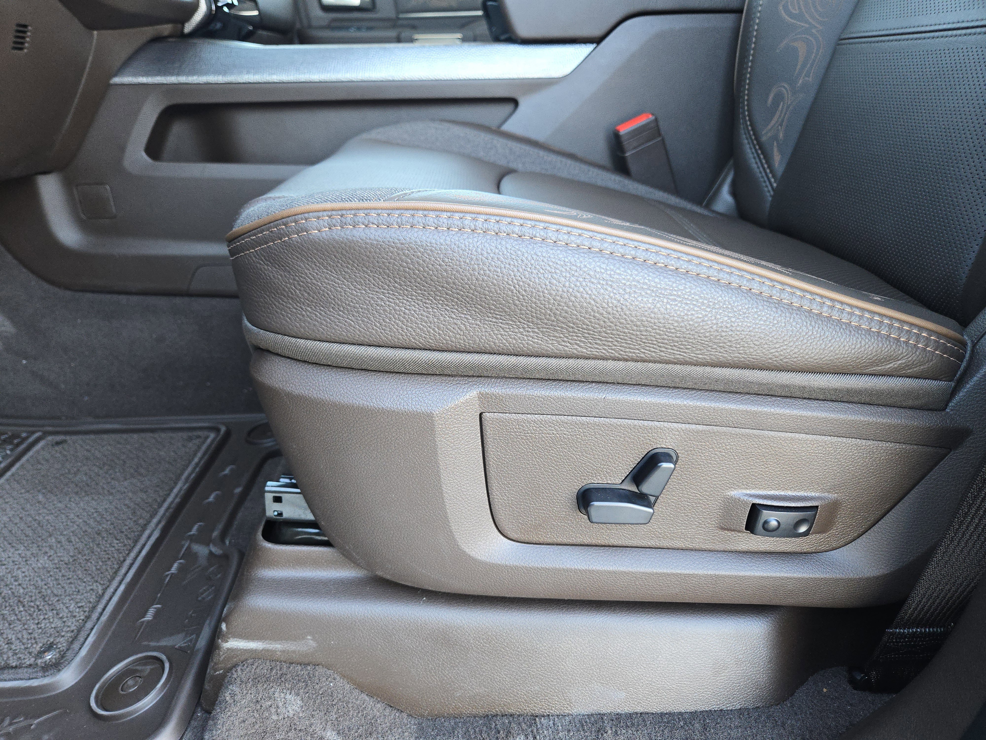 New 2026 RAM 3500 Longhorn image 21