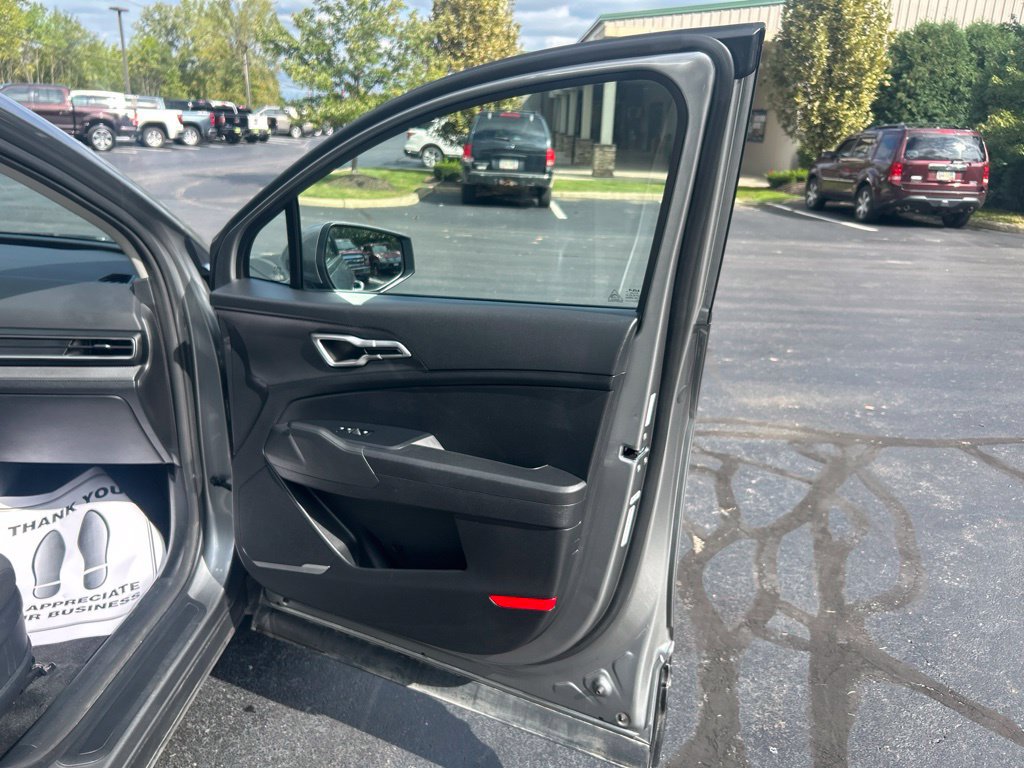 Used 2024 Kia Sportage LX FWD image 35