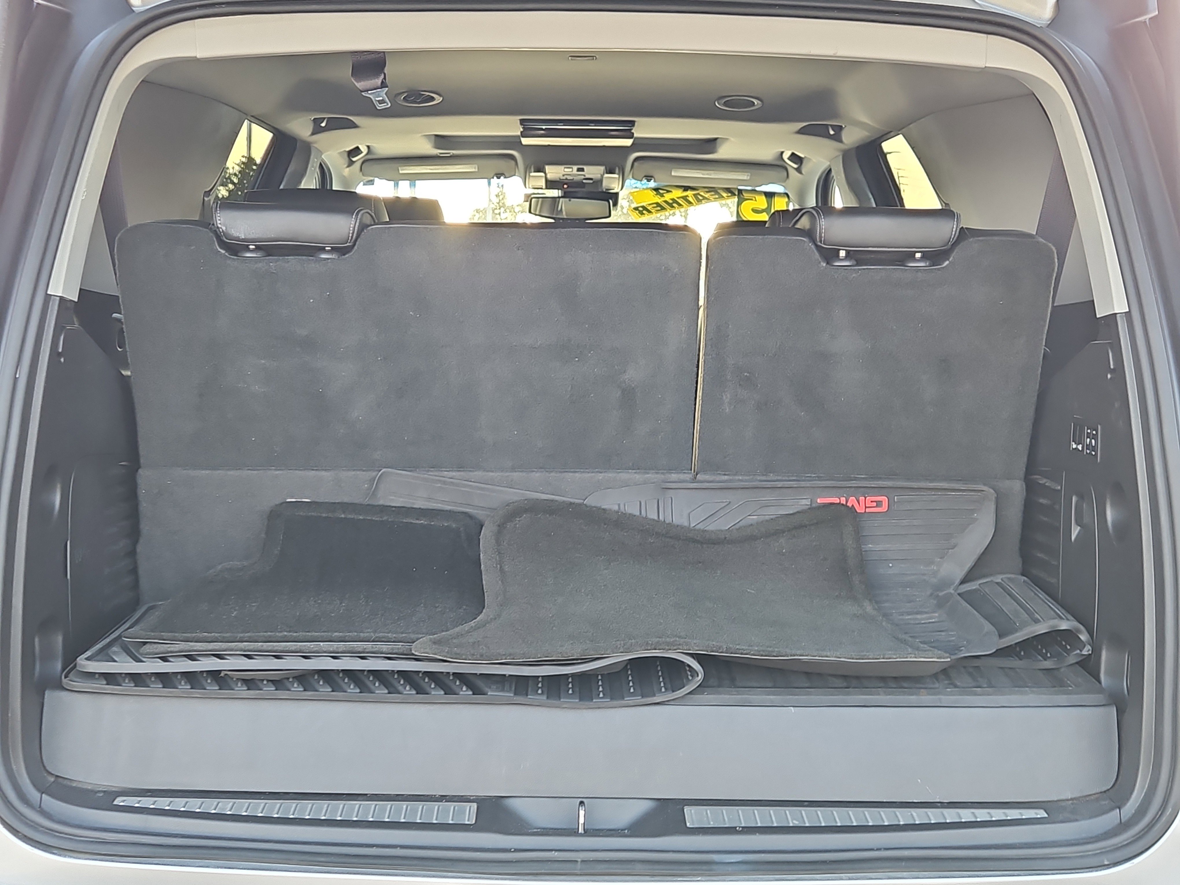 Used 2015 GMC Yukon Denali w/ Premium Package image 6