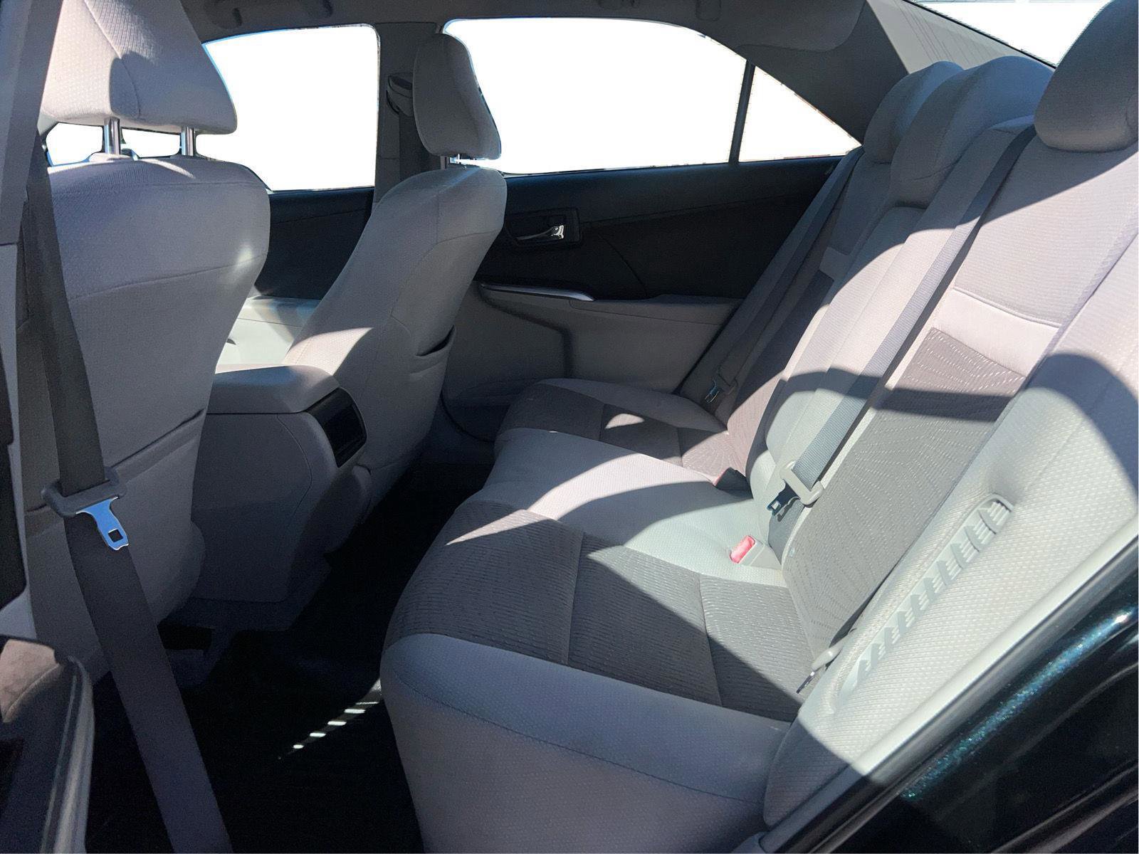 Used 2013 Toyota Camry LE image 11