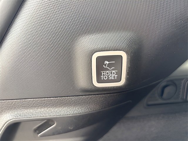 Used 2022 Jeep Grand Cherokee Summit w/ Luxury Tech Group V image 21