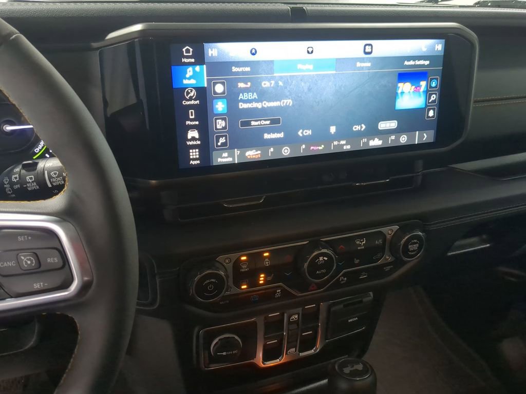 Used 2024 Jeep Wrangler Unlimited Sahara w/ Safety Group image 39