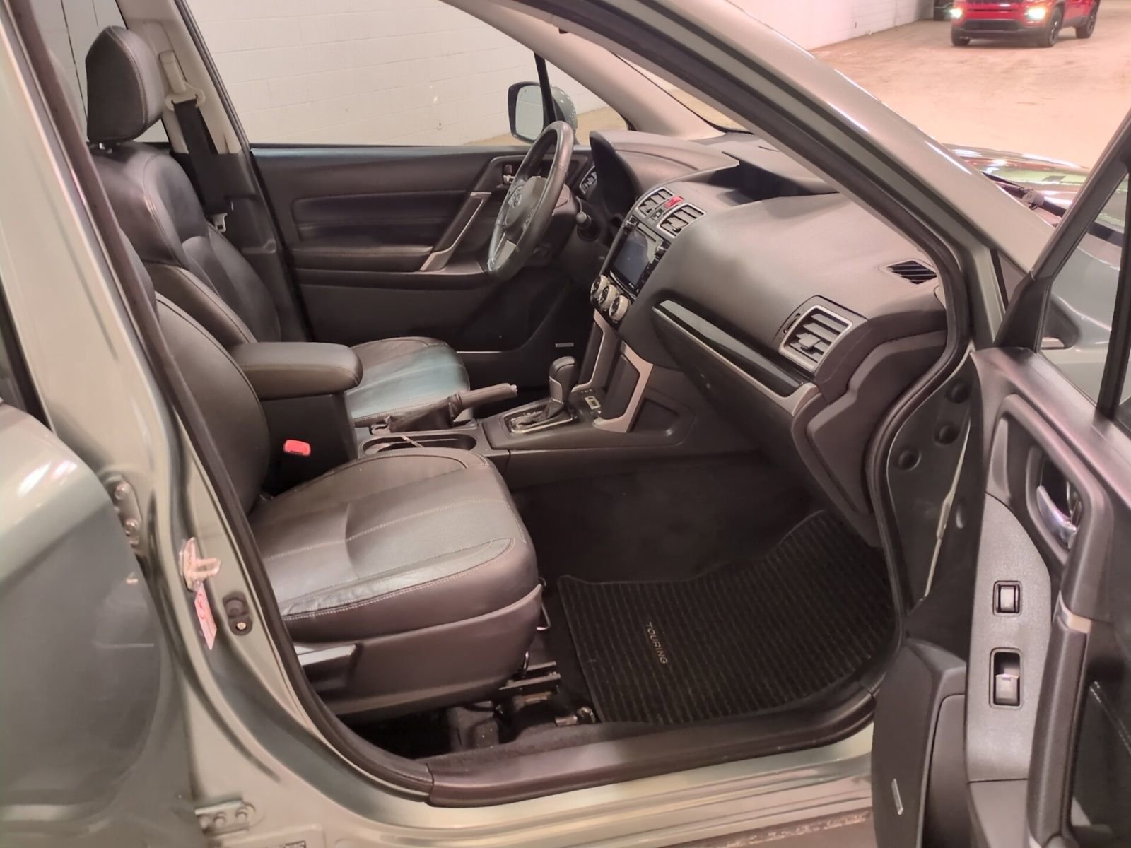 Used 2017 Subaru Forester 2.5i Touring w/ Popular Package #2 image 10