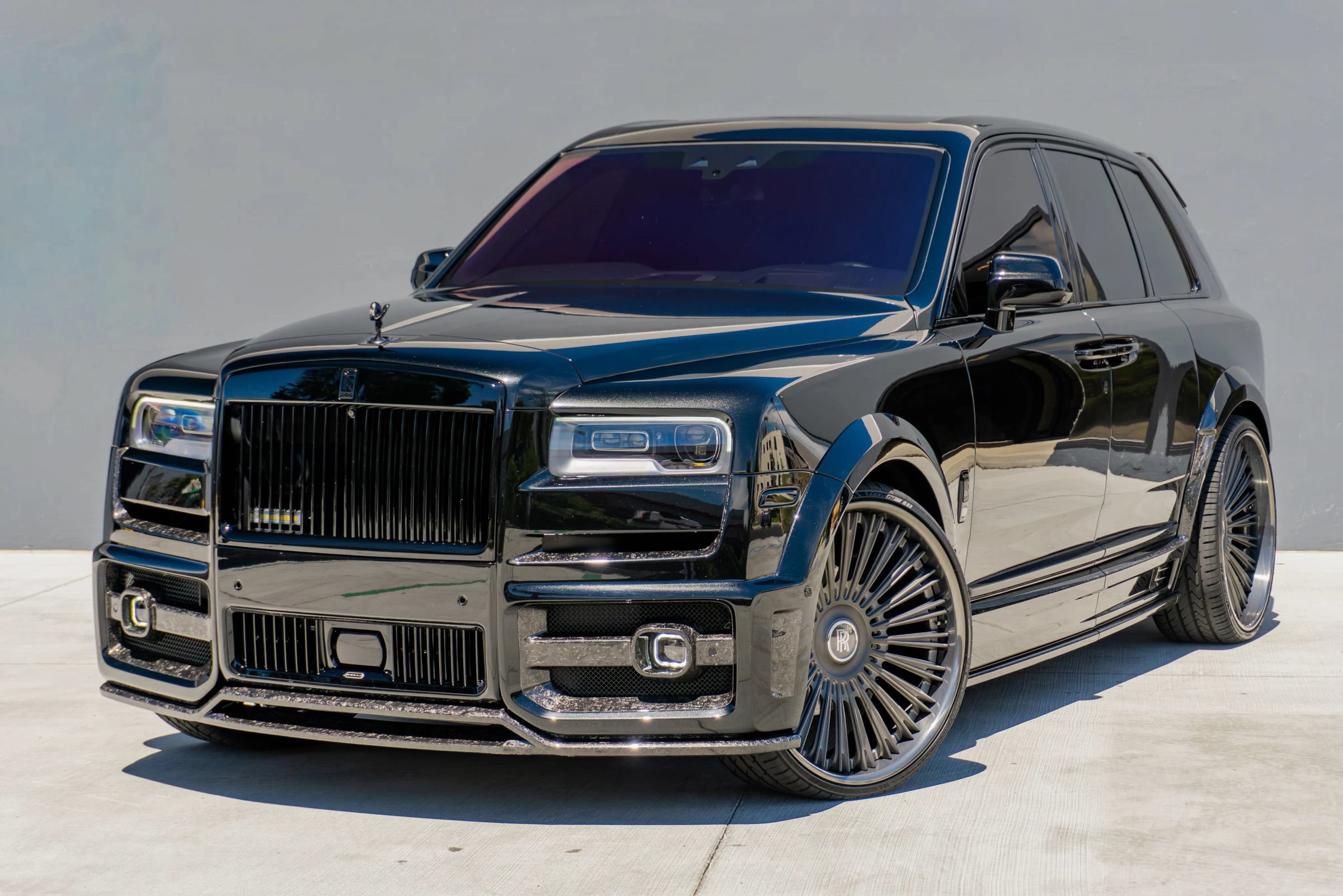 Used 2019 Rolls-Royce Cullinan AWD/4WD image 3