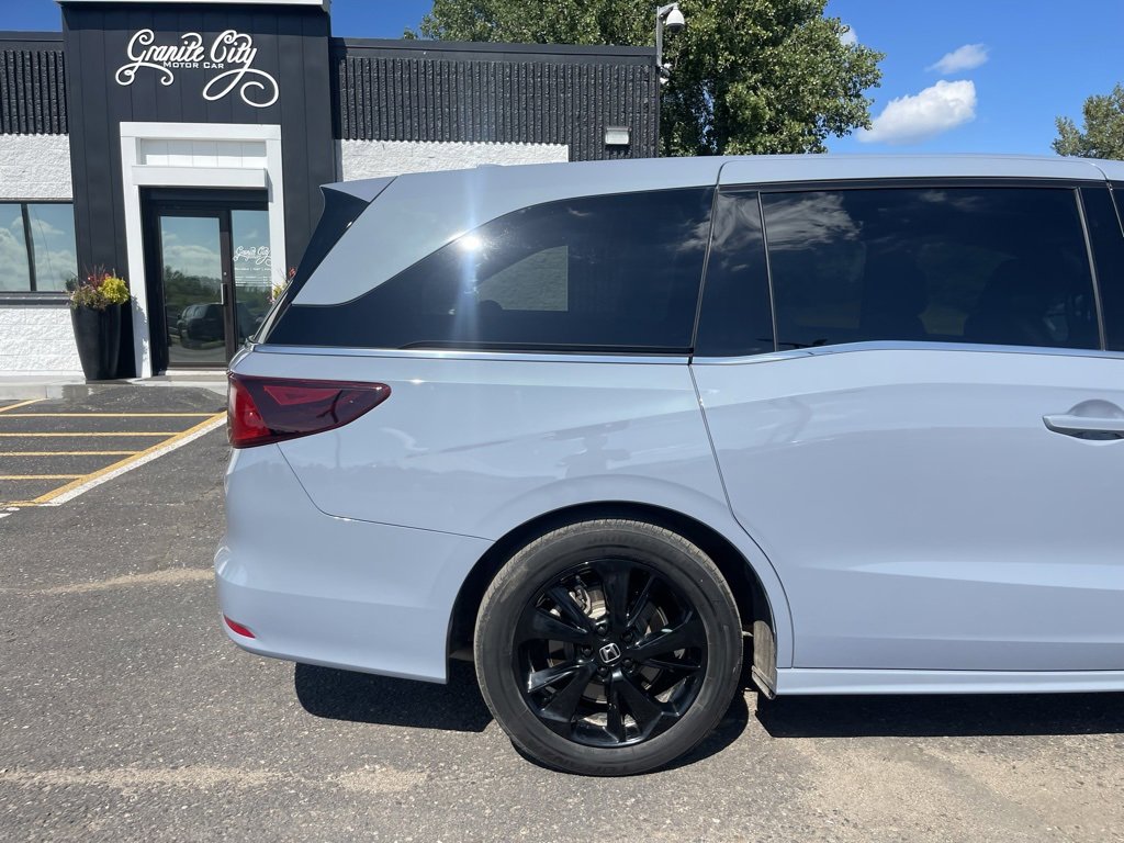 Used 2024 Honda Odyssey Sport image 4