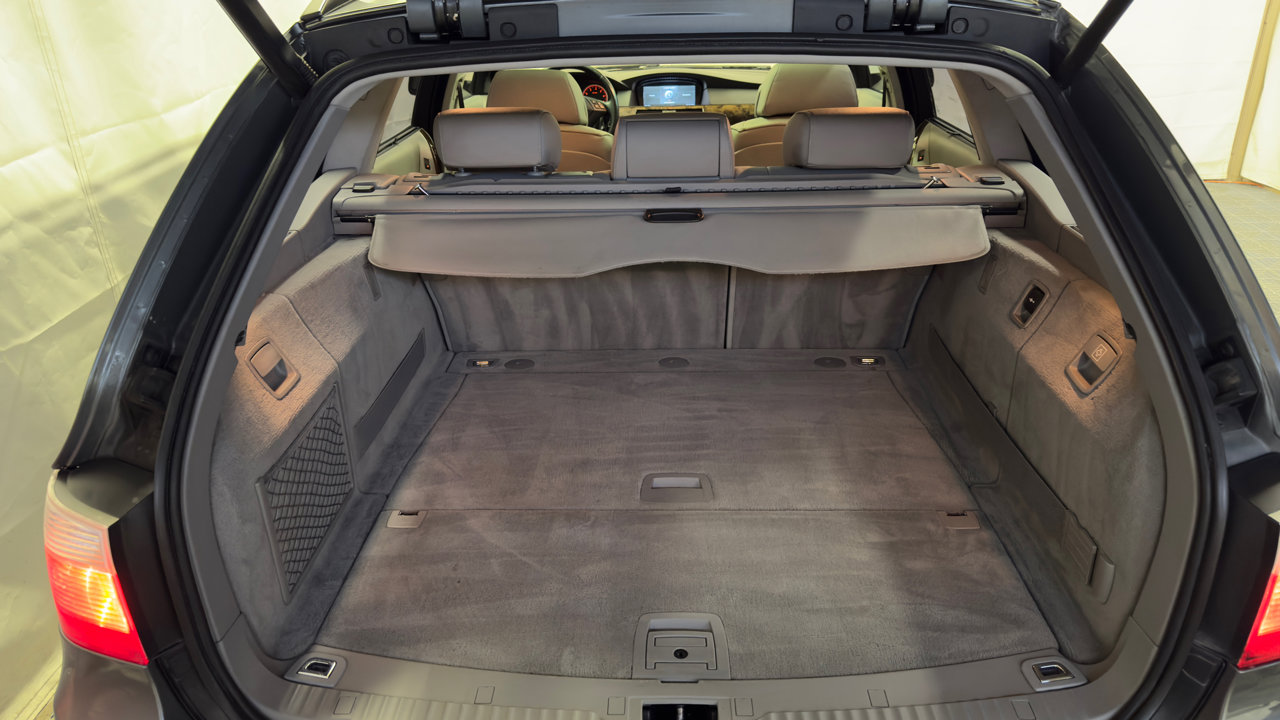 Used 2006 BMW 530xi Wagon image 13