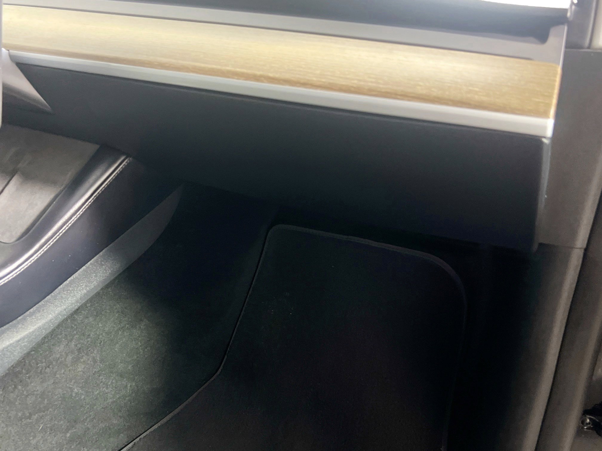 Used 2024 Tesla Model Y 2WD image 34