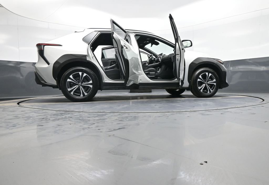 Used 2023 Toyota bZ4X XLE w/ Weather Package image 48