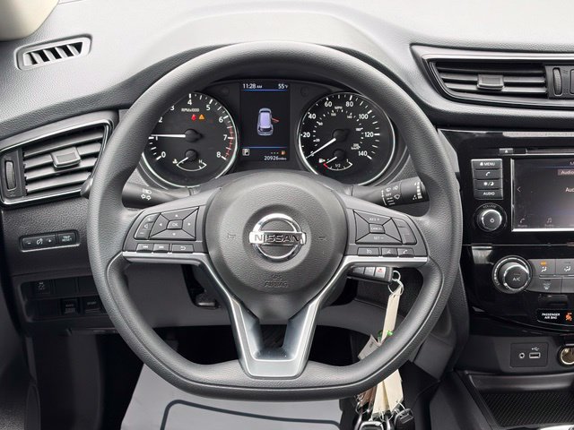 Used 2018 Nissan Rogue S AWD/4WD image 34