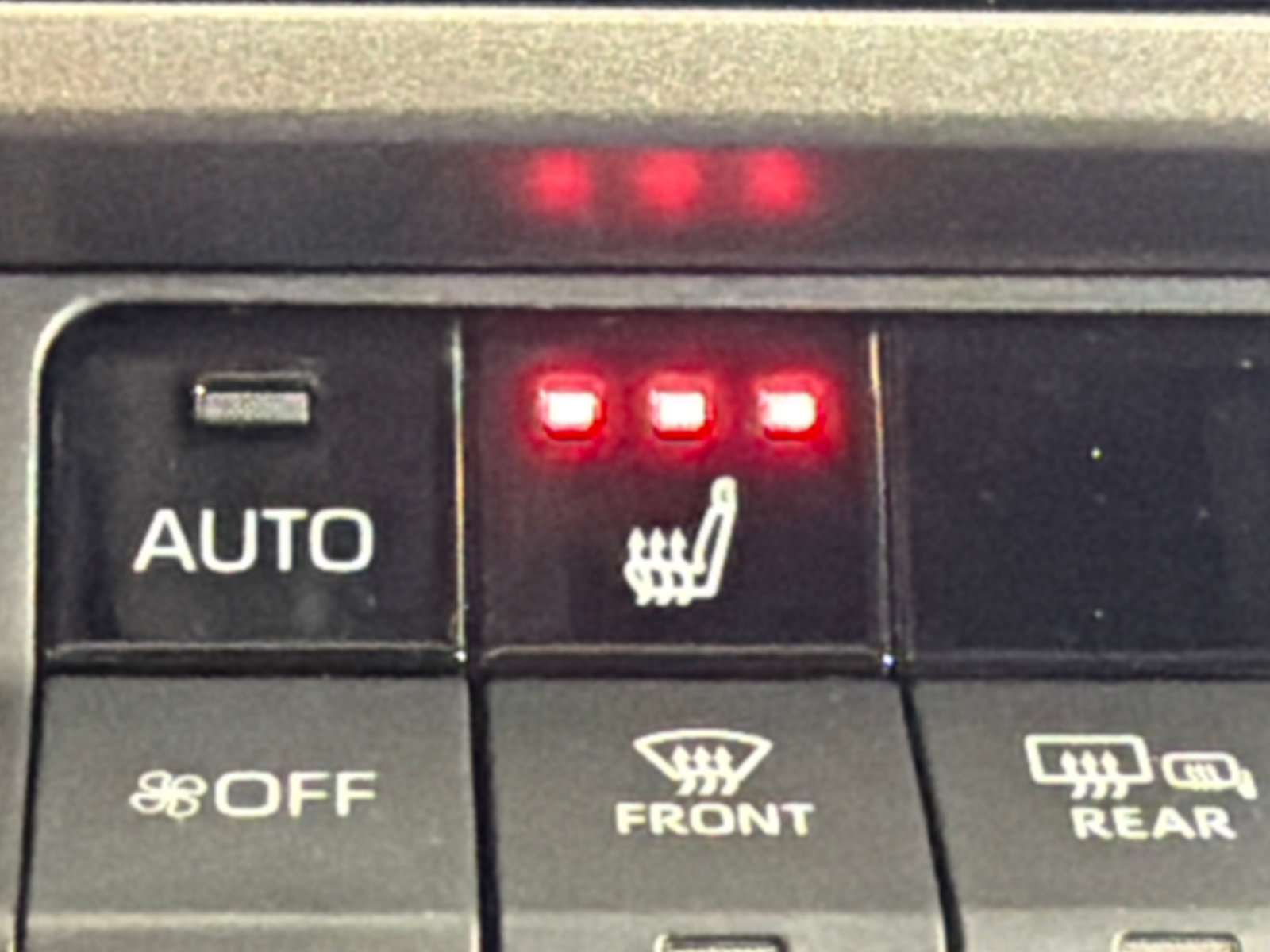 Used 2025 Toyota Camry XLE FWD image 31