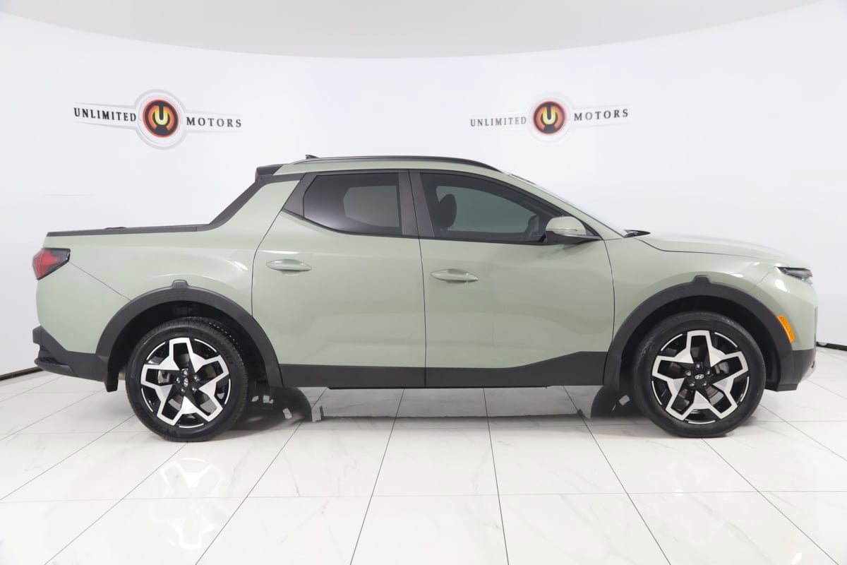 Used 2024 Hyundai Santa Cruz Limited AWD/4WD image 2