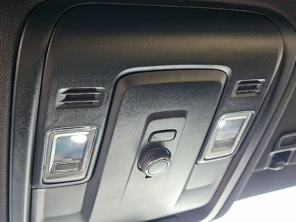 Used 2025 Chevrolet Tahoe Z71 AWD/4WD image 23