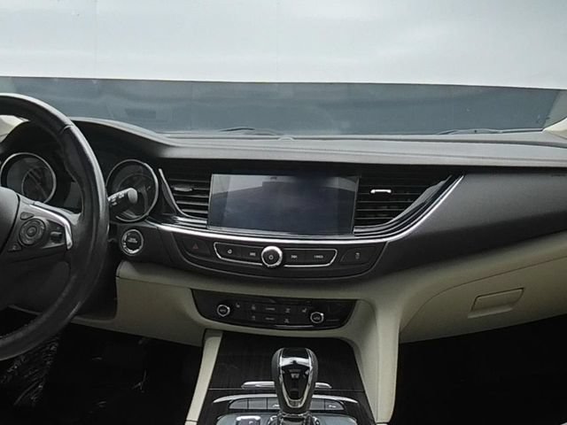 Used 2018 Buick Regal Essence w/ Driver Confidence Package #1 AWD/4WD image 29