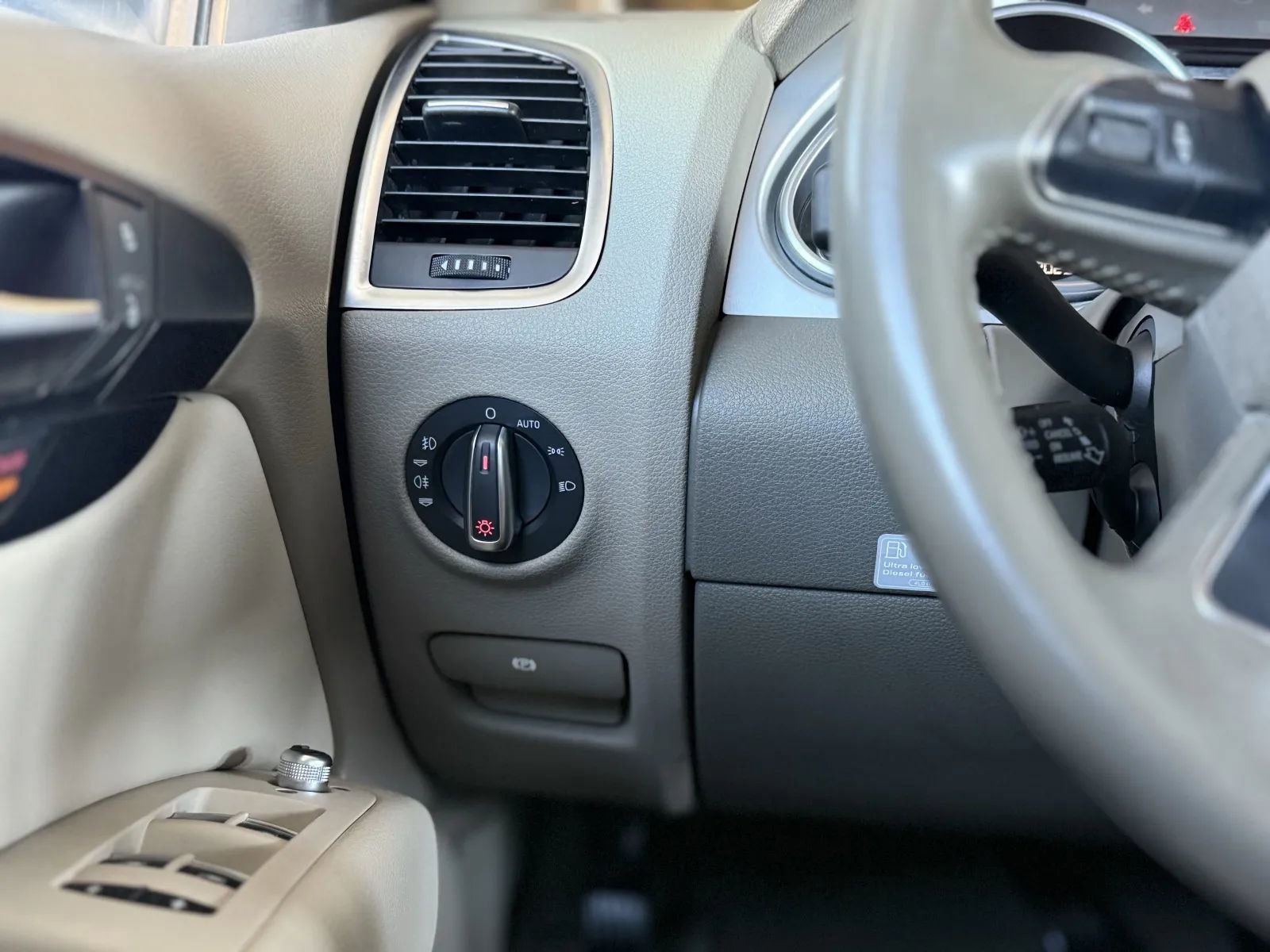 Used 2012 Audi Q7 TDI Premium Plus image 28