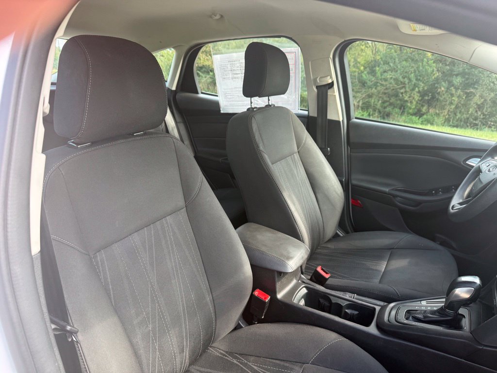Used 2016 Ford Focus SE FWD image 14