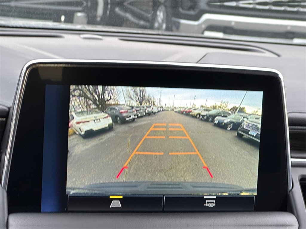 Used 2024 Chevrolet Suburban LT image 19