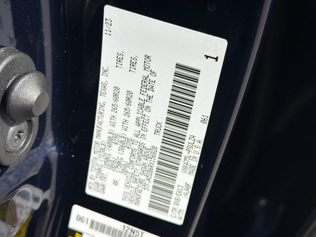 Used 2024 Toyota Tundra Limited AWD/4WD image 32