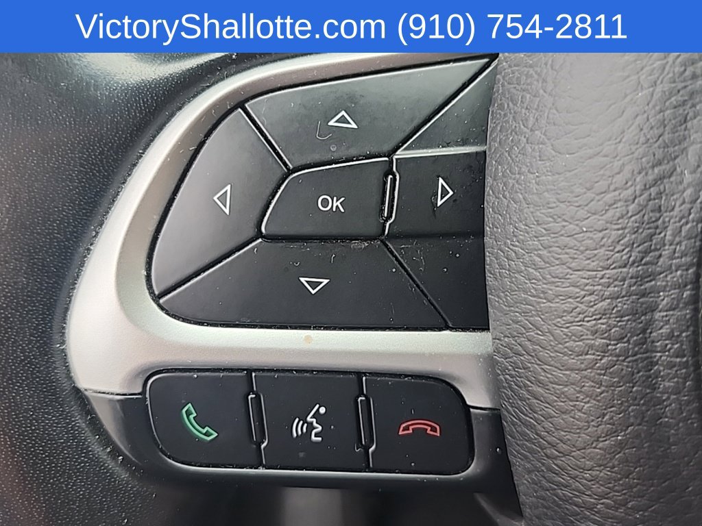 Used 2019 Jeep Compass Latitude FWD image 10