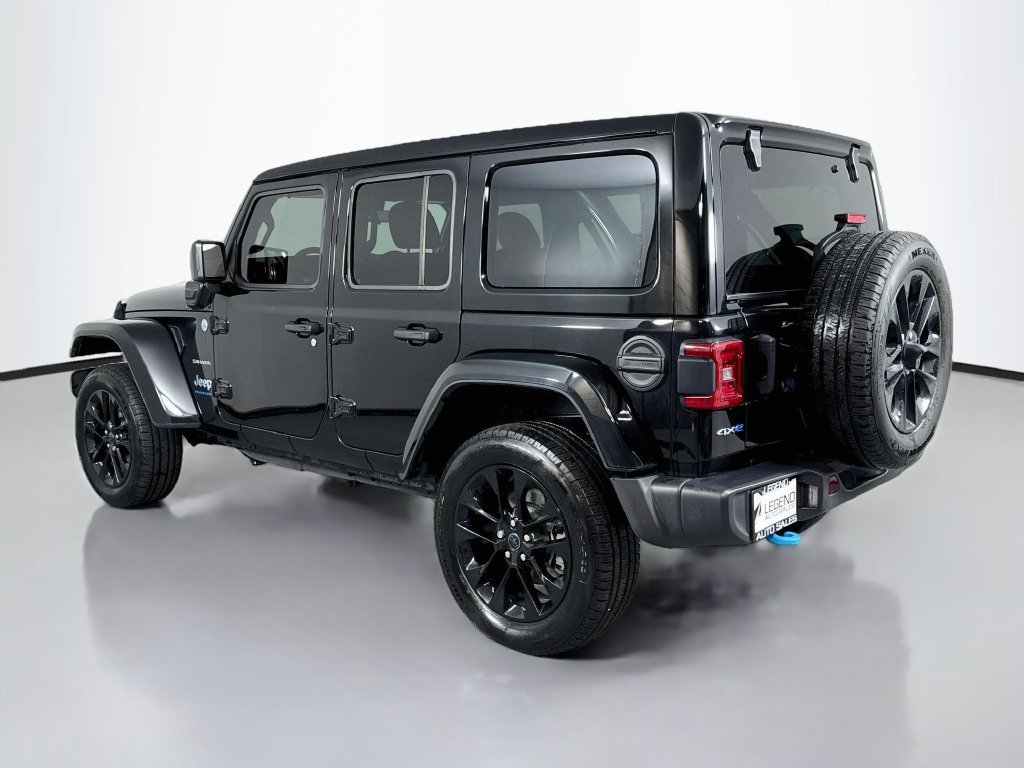Used 2024 Jeep Wrangler Unlimited Sahara AWD/4WD image 9