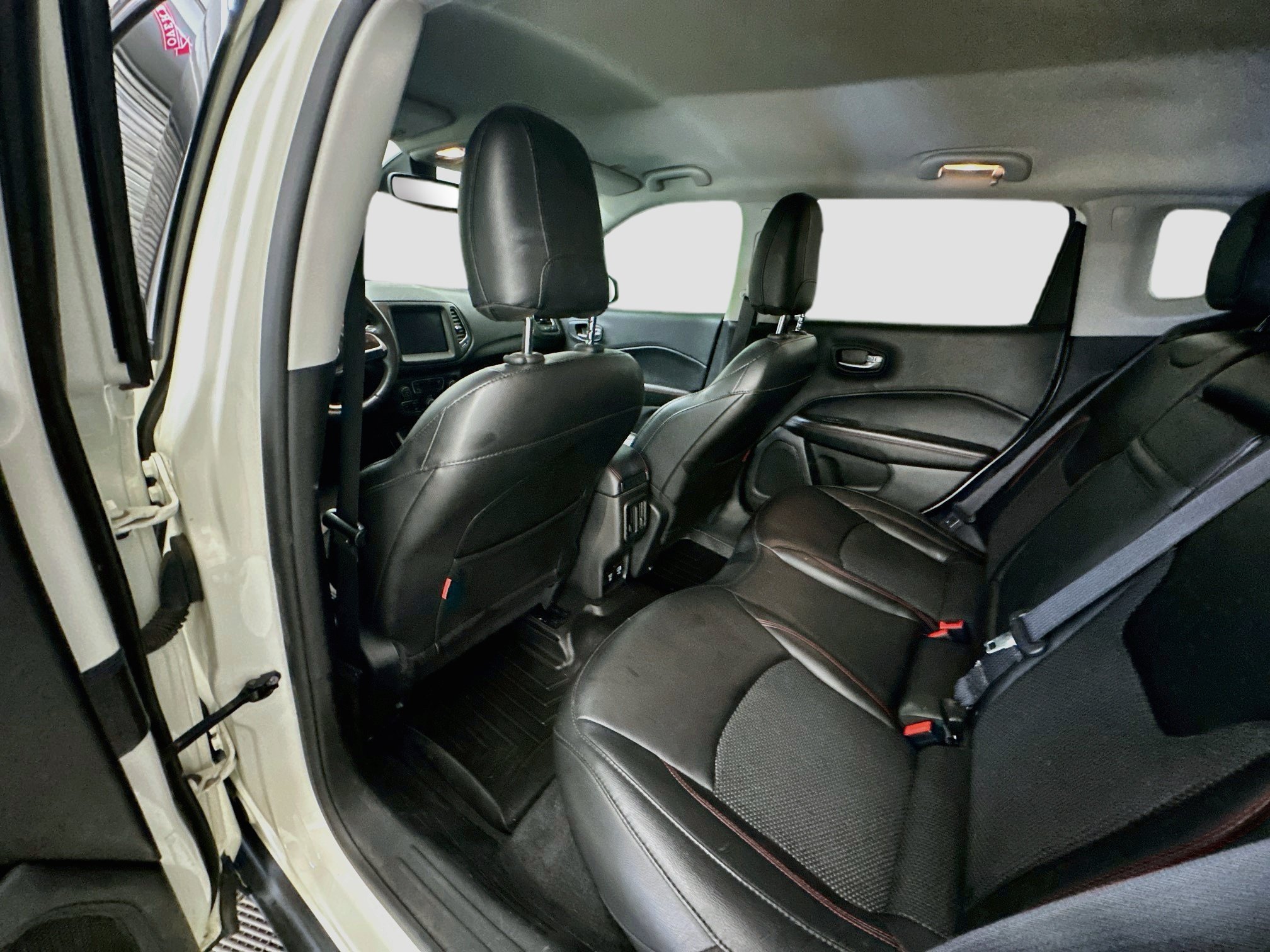 Used 2019 Jeep Compass Trailhawk w/ Cold Weather Group AWD/4WD image 28