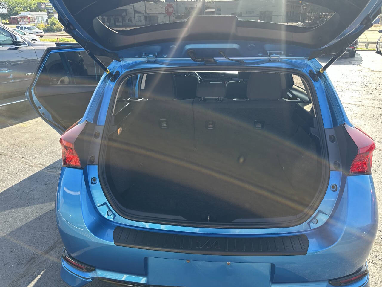 Used 2017 Toyota Corolla iM FWD image 14