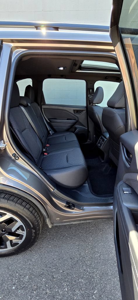 Used 2025 Subaru Forester Premium AWD/4WD image 9