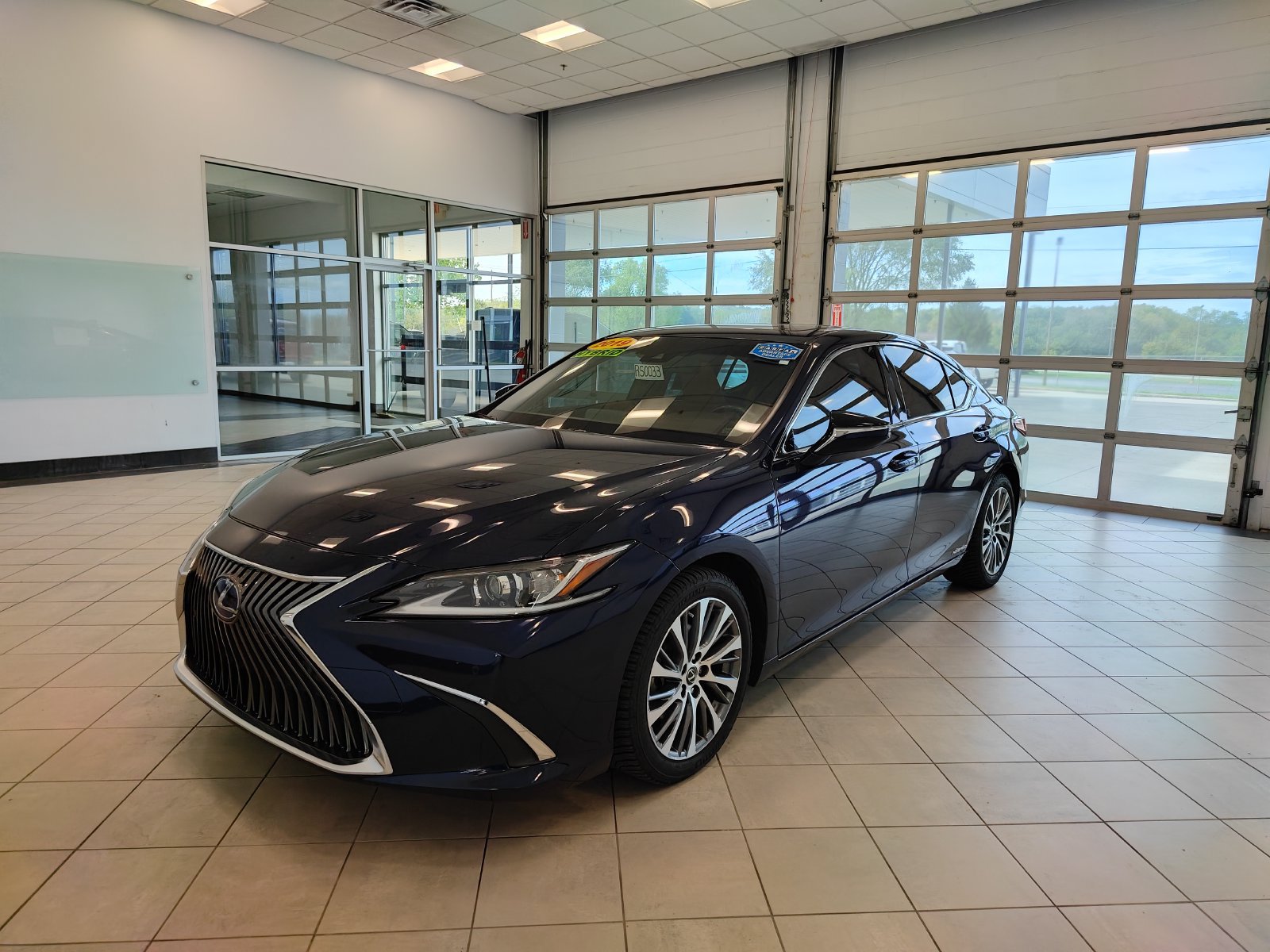 Used 2019 Lexus ES 300h w/ Premium Package FWD image 23