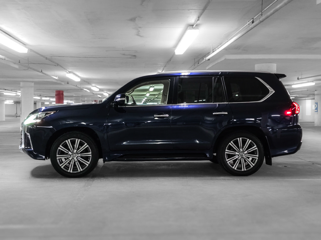 Used 2017 Lexus LX 570 4WD w/ Luxury Package image 14