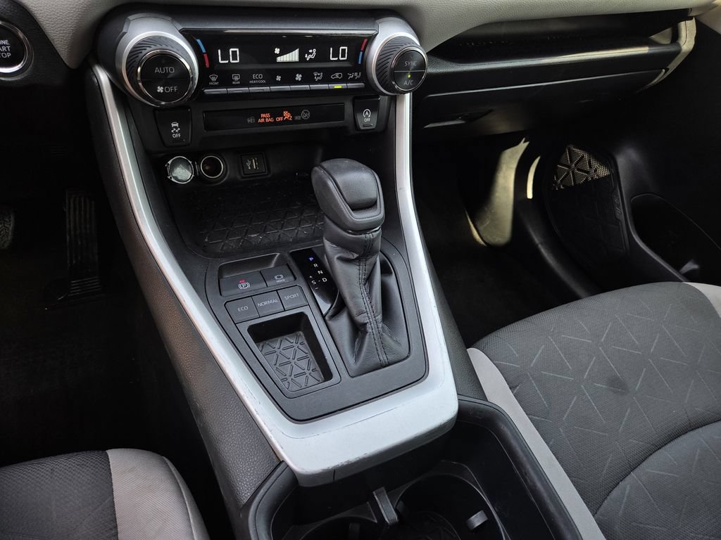 Used 2023 Toyota RAV4 XLE FWD image 14