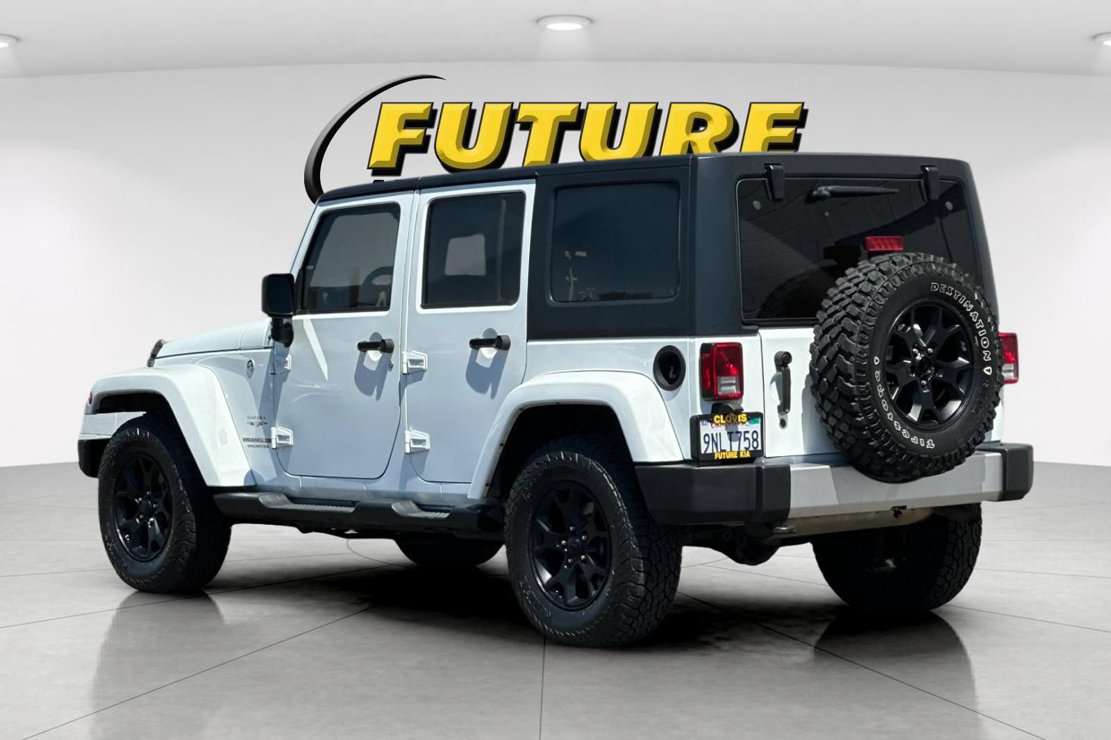Used 2017 Jeep Wrangler Unlimited Sahara w/ Connectivity Group AWD/4WD image 6