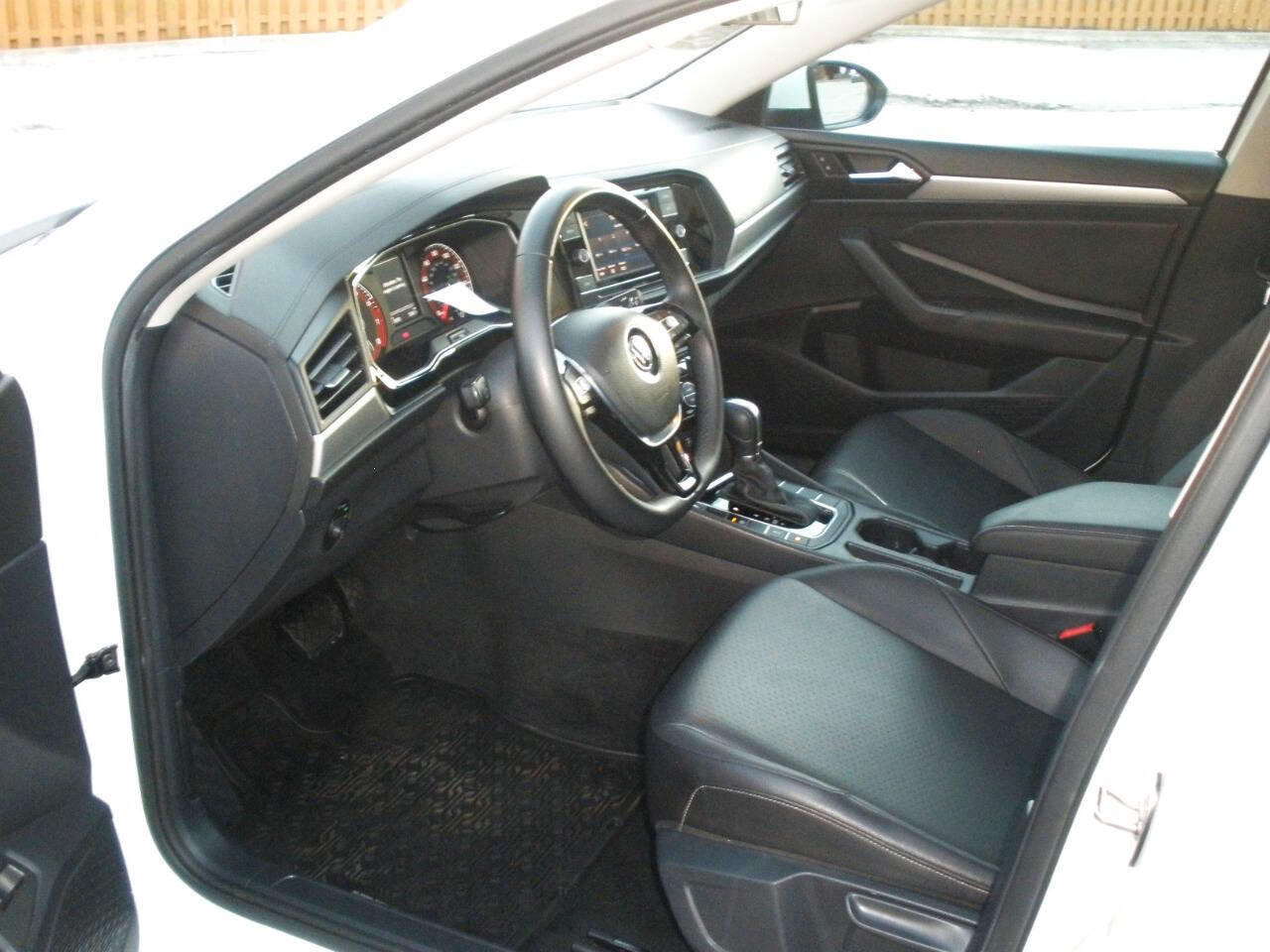 Used 2019 Volkswagen Jetta SE image 24